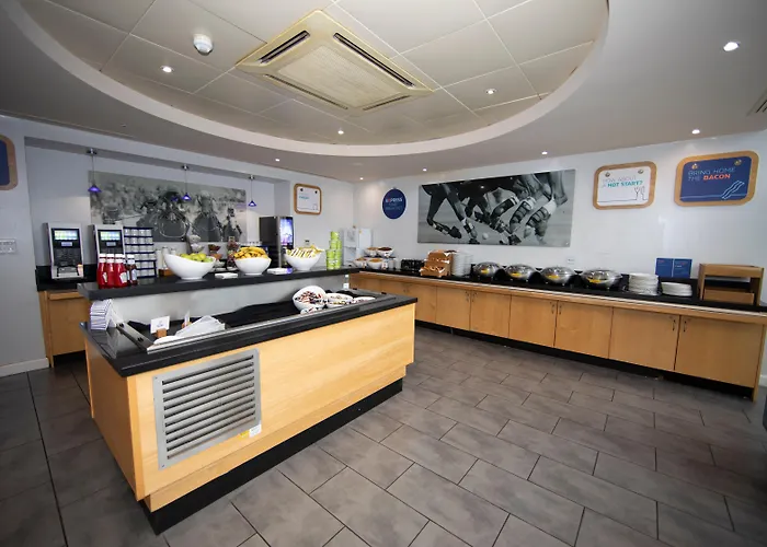 Holiday Inn Express, Chester Racecourse By Ihg